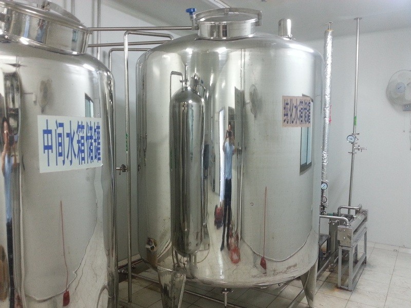 老山药业纯化水储罐.jpg